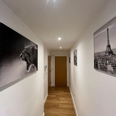 2 Bed Corner Apartment With Gym Manchester Ngoại thất bức ảnh