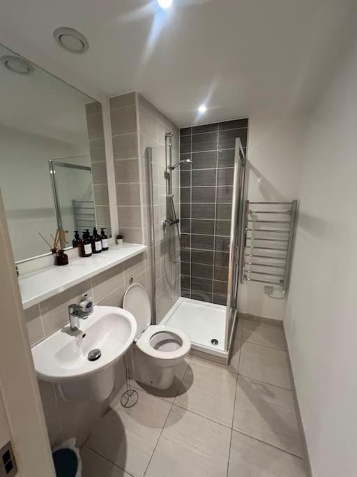 2 Bed Corner Apartment With Gym Manchester Ngoại thất bức ảnh