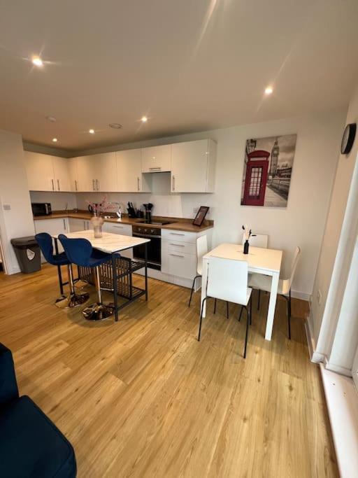 2 Bed Corner Apartment With Gym Manchester Ngoại thất bức ảnh
